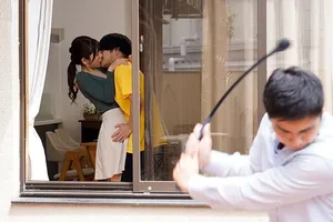 Anh xã bị trói nhìn cô vợ đẹp bị những tên tội phạm khốn nạn cưỡng hiếp