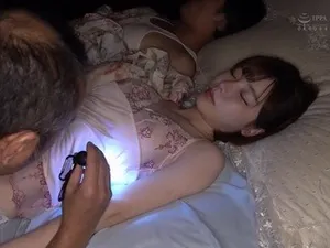 Thử đồ lót