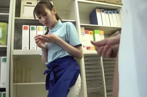 Quan hệ tình dục với một cô gái Đức trong nhà trọ thanh niên