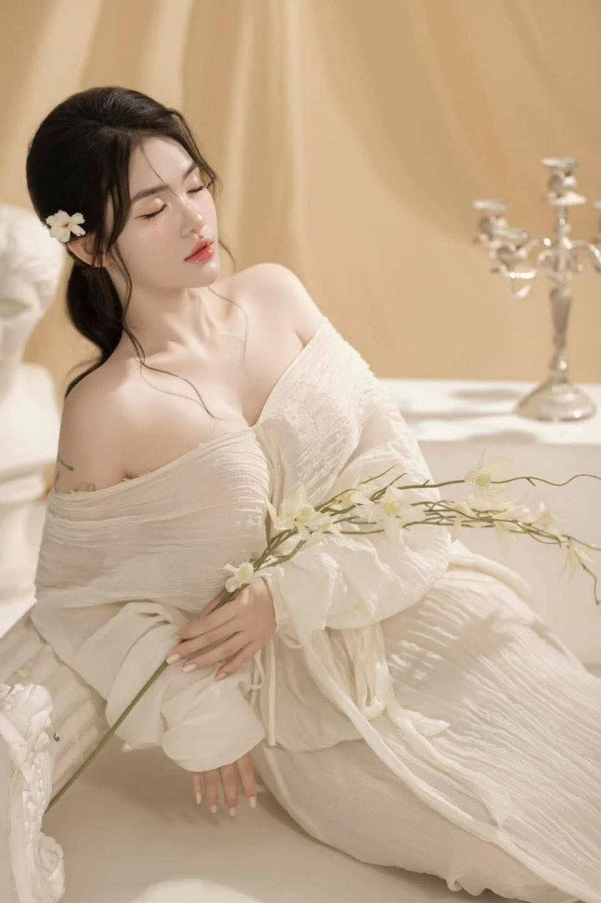 Bạn gái tôi là một con đĩ